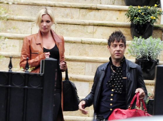 Kate Moss et Jamie Hince à la sortie de chez Sadie Frost