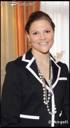 Victoria de Suède lors de la Fashion Week à Londres... Elle était présente pour assister aux défilés de jeunes créateurs suédois !
