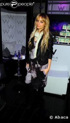 Nicole Richie, la belle hippie chic n'en fini plus de nous impressionner... Elle a toujours tout bon.
