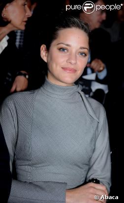 Marion Cotillard la reine du Vert soigne sa peau et ça se voit ! 