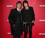 Jean-Louis Aubert en charmante compagnie pour la 34ème Nuit des Césars ! Pantalon de cuir : rock'n roll ! 