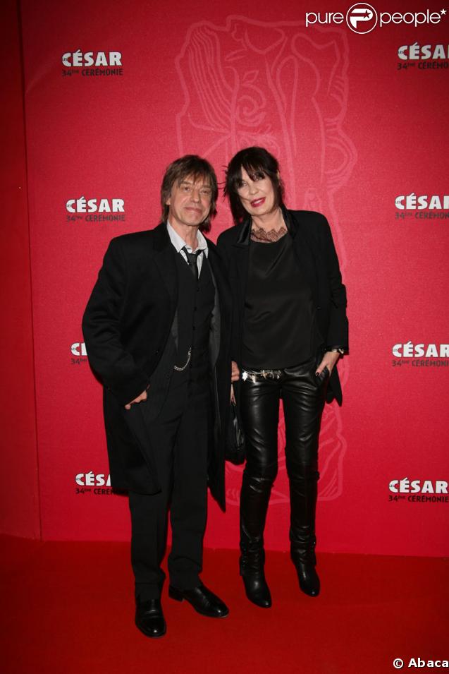 Jean-Louis Aubert en charmante compagnie pour la 34ème Nuit des Césars ! Pantalon de cuir : rock'n roll ! 