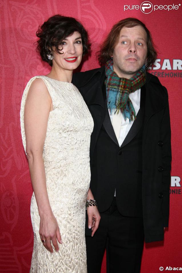 L'élégante Jeanne Balibar et le déjanté Philippe Katerine à la 34ème Nuit des Césars ! Philippe : cette écharpe doit être brûlée ! 