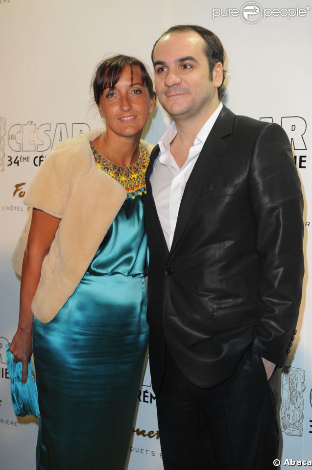 François Xavier-Demaison (qui a travaillé avec Antoine de Caunes pour le biopic de Coluche) est venu à la 34ème Nuit des Césars avec sa femme 