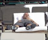 Eros Ramazzotti se repose sur une plage de Miami ! 01/03/09