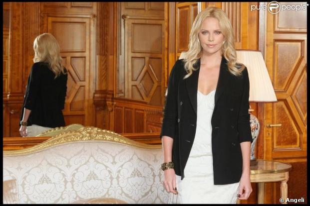 Charlize Theron à l'hôtel Bristol ce matin, mardi 3 mars