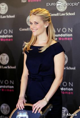 Reese Witherspoon à la conférence de presse de la foundation pour les femmes de Avon à Washington le 3 mars 2009
