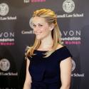Reese Witherspoon lutte contre la violence domestique... en beauté !