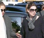Rebecca Gayheart et Ellen Pompeo sous le soleil de Malibu le dimanche 8 mars 2009. 