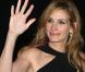 Julia Roberts nous fait coucou, on peut mourir tranquille, le jeudi 12 mars 2009, au Gaumont Marignan des Champs-Elysées, à l'occasion de l'avant-première parisienne de "Duplicity" !