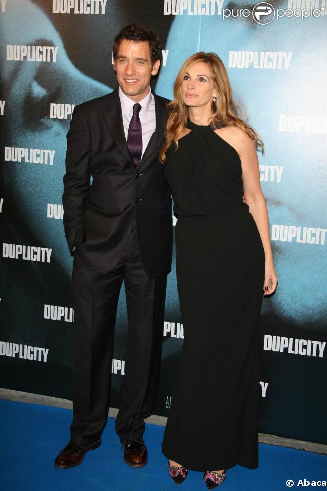 Julia Roberts et son charismatique partenaire, le Britannique Clive Owen, le jeudi 12 mars 2009, au Gaumont Marignan des Champs-Elysées, à l'occasion de l'avant-première parisienne de 