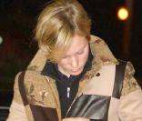Ici en 2001 pour l'élection de la personnalité sportive de l'année organisée par la BBC, Zara a tout simplement volé une descente de lit au palais royal... Un fashion faux-pas, royal, certes, mais faux-pas quand même ! 