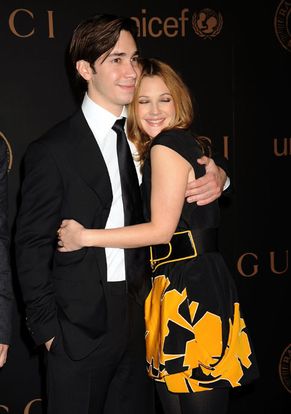 Drew Barrymore et Justin Long en février 2008   