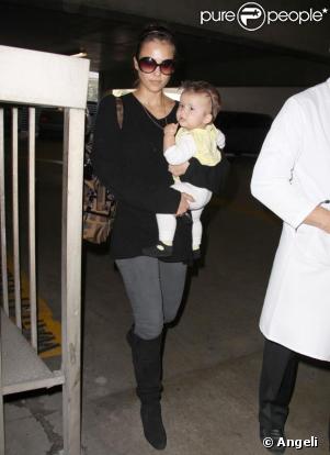 Jessica Alba emmène honor à l'hôpital samedi 14 mars