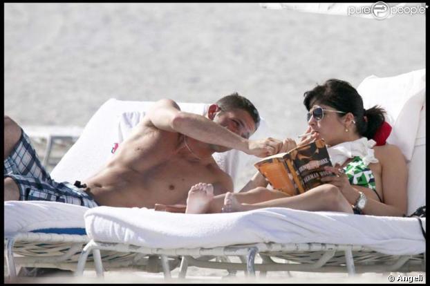 Selma Blair et Mikey Day, en vacances à Miami le 7 mars 2009 