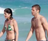 Selma et Mikey retournent sur le sable chaud de Miami Beach.  