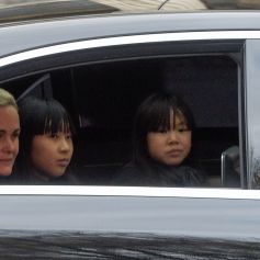 Laeticia Hallyday et ses filles Jade et Joy après les obsèques de Johnny Hallyday à Paris, le 9 décembre 2017. © Coadic Guirec/Bestimage