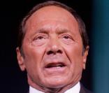 Paul Anka en concert au  Seminole Hard Rock Live  en Floride, le 19 mars 2009