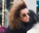 Mademoiselle Agnès en plein shooting à Paris pour la publicité Weill s'est fait voler son sac et a failli tomber dans la rue  