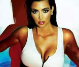 Kim Kardashian... au top de la sexy attitude pour Complex Magazine !