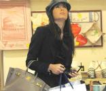 Elisabetta Gregoraci... séance shopping à Rome, le 26 mars 2009 !