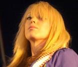 Katie White, de The Ting Tings, au festival Solidays en juin 2008