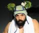 Sébastien Chabal, doux comme un agneau avec ses oreilles de Mickey en fleurs !