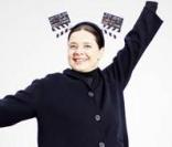 Isabella Rossellini et ses oreilles de Mickey... claps de cinéma ! Moteur... Action ! 