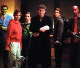 Andy Hallett avec le casting de la série Angel
