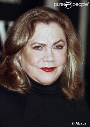Kathleen Turner présente son autobiographie ' Send Yourself Roses :  My Life' en mars 2008