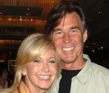 Olivia Newton-John et son mari John Easterling à New York le 1er avril 2009 pour promouvoir la boisson Zamu Amazon Herb