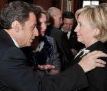Cocktail party organisée à Buckingham par la reine Elizabeth : Nicolas Sarkozy et Hillary Clinton 