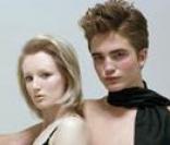 Robert Pattinson en 2001 qui pose pour Miu Miu