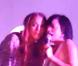 Lindsay Lohan tente de chanter Womanizer pendant un concert de Lily Allen... Loupé !