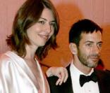 Les deux artistes Sofia Coppola et Marc Jacobs, amis à la vie, complices sur tapis rouge 