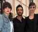Marc Jacobs entouré des belles Cécile Cassel et Louise Bourgoin au défilé Vuitton en mars 2009 à Paris. Même les Françaises l'adorent ! 