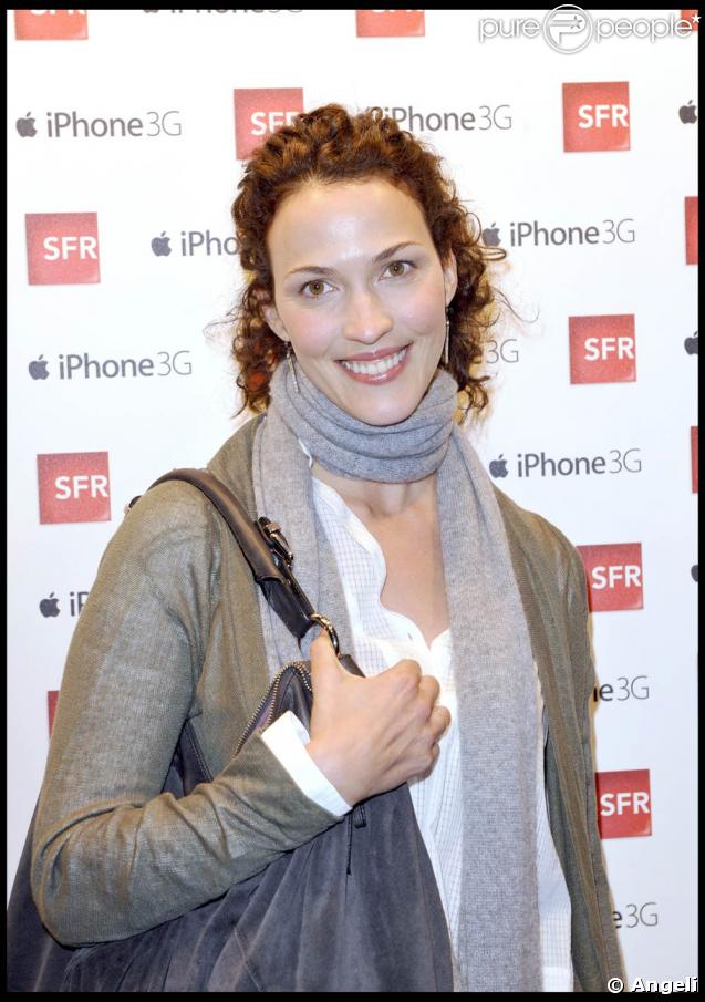Linda Hardy, au Studio SFR, à l'occasion du lancement de l'iPhone 3G, le 7 avril 2009 !