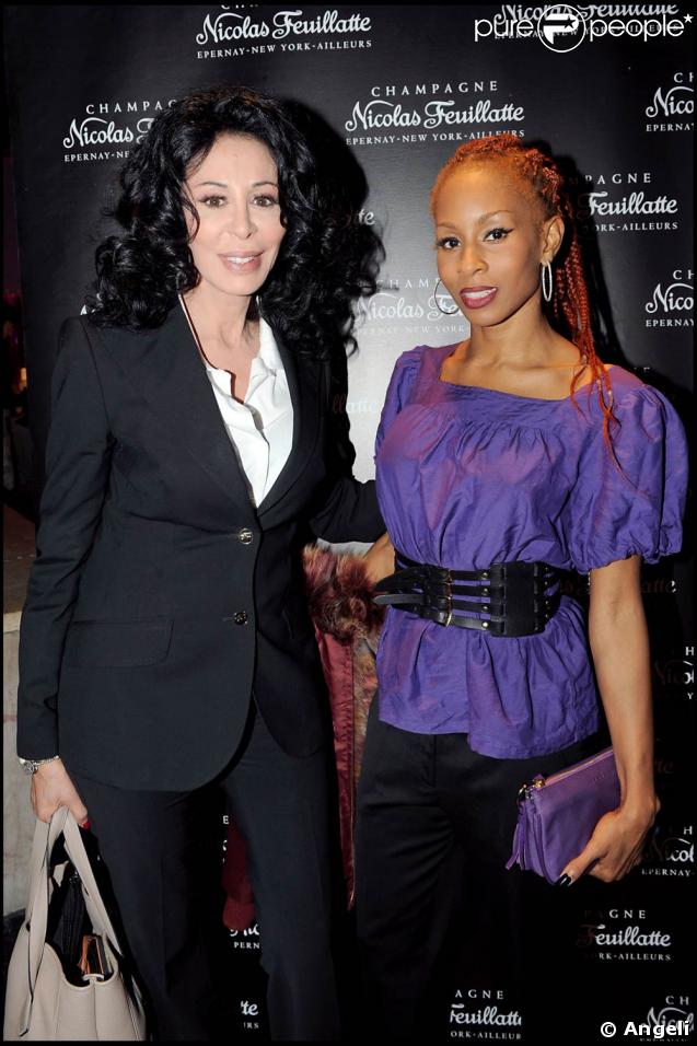 Yamina Benguigui et Mia Frye, à l'occasion de la soirée Nicolas Feuillate, au Palais de Tokyo, le 7 avril 2009 !