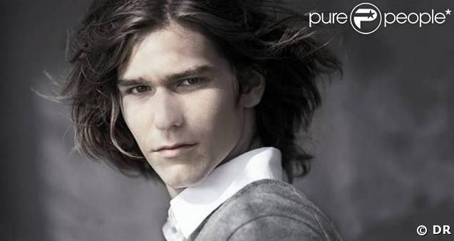 Amaury Vassili, la nouvelle sensation forte de la pop classique, ne semble pas douter... 