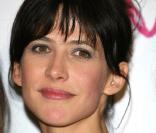 Sophie Marceau maquillée et coiffée 