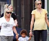 Heidi Klum et sa mère Erna avec le petit Henry 