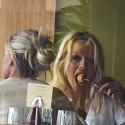 Pamela Anderson en pleine crise de boulimie !