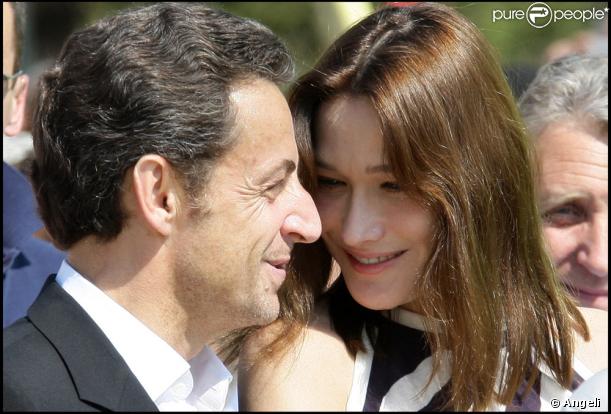 Carla Bruni et Nicolas Sarkozy lors de la remise du 1er prix du trophée Virginio Bruni Tedeschi à Cavalière  