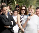 Carla Bruni et Nicolas Sarkozy, ici avec Marisa, la maman de Carla, lors de la remise du 1er prix du trophée Virginio Bruni Tedeschi à Cavalière <br />