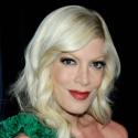 Quand Tori Spelling trop maigre... impose le vert à son mari et ses deux adorables enfants... pour sa promo !