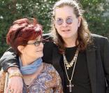 Sharon et Ozzy Osbourne en balade shopping en amoureux hier