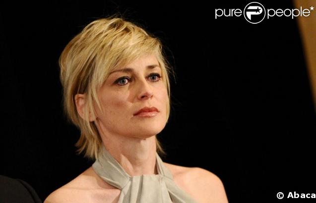 Sharon Stone à la conférence de presse du sommet qui aura lieu la semaine prochaine et qui réunira les 15 premières dames de 15 pays d'Afrique. 16/04/09