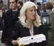 Tori Spelling a une nouvelle passion... la pizza ! Pourtant, elle est toujours aussi maigre !