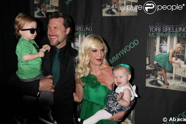 Tori Spelling, son époux Dean McDermott et leurs deux enfants Liam et Stella 