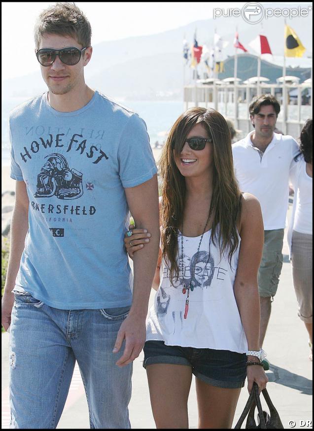 Ashley Tisdale prend sa revanche sur un ex avec It's alright, it's ok, réalisé par Scott Speer, son nouveau compagnon ! 